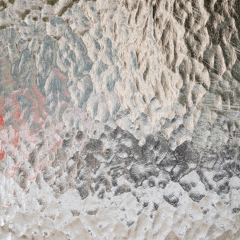 19049